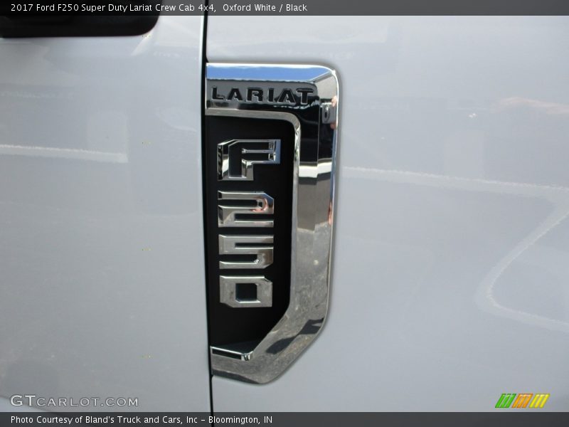 Oxford White / Black 2017 Ford F250 Super Duty Lariat Crew Cab 4x4