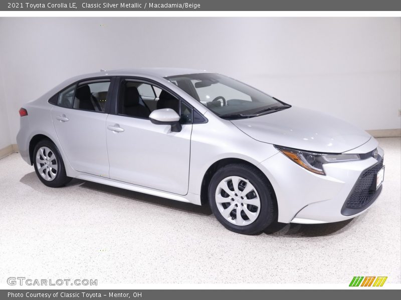 Classic Silver Metallic / Macadamia/Beige 2021 Toyota Corolla LE