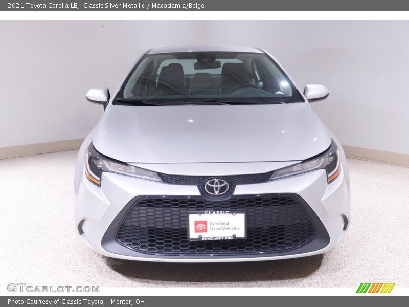 Classic Silver Metallic / Macadamia/Beige 2021 Toyota Corolla LE