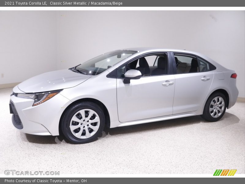 Classic Silver Metallic / Macadamia/Beige 2021 Toyota Corolla LE