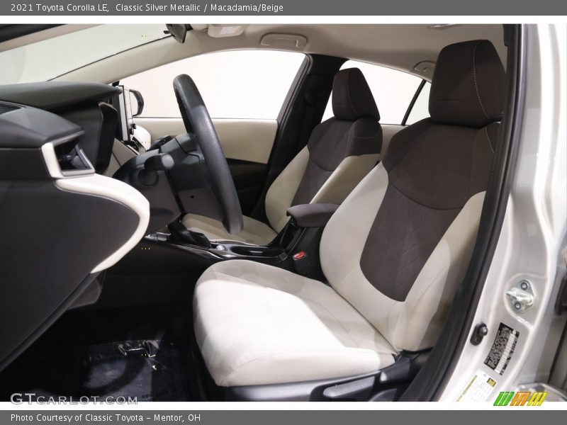 Classic Silver Metallic / Macadamia/Beige 2021 Toyota Corolla LE
