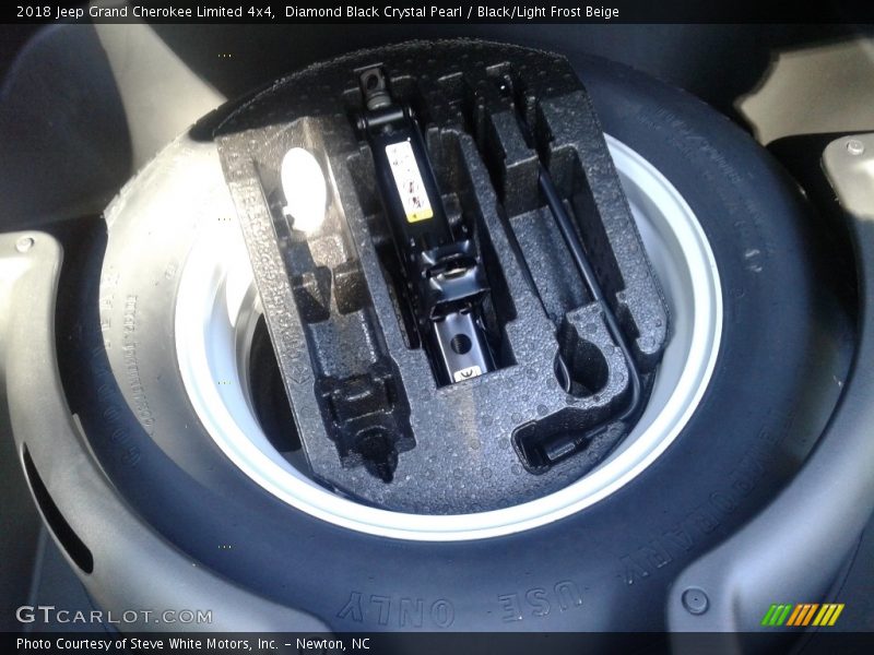 Diamond Black Crystal Pearl / Black/Light Frost Beige 2018 Jeep Grand Cherokee Limited 4x4
