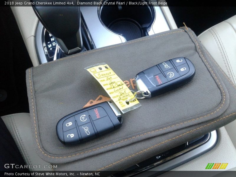 Diamond Black Crystal Pearl / Black/Light Frost Beige 2018 Jeep Grand Cherokee Limited 4x4