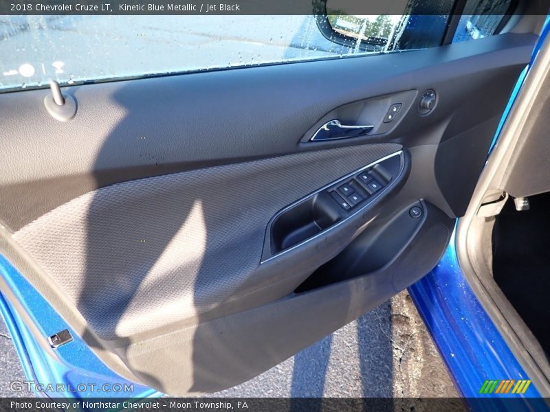 Kinetic Blue Metallic / Jet Black 2018 Chevrolet Cruze LT