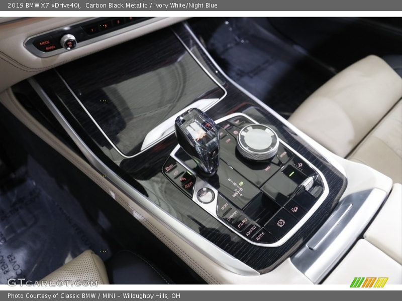Carbon Black Metallic / Ivory White/Night Blue 2019 BMW X7 xDrive40i