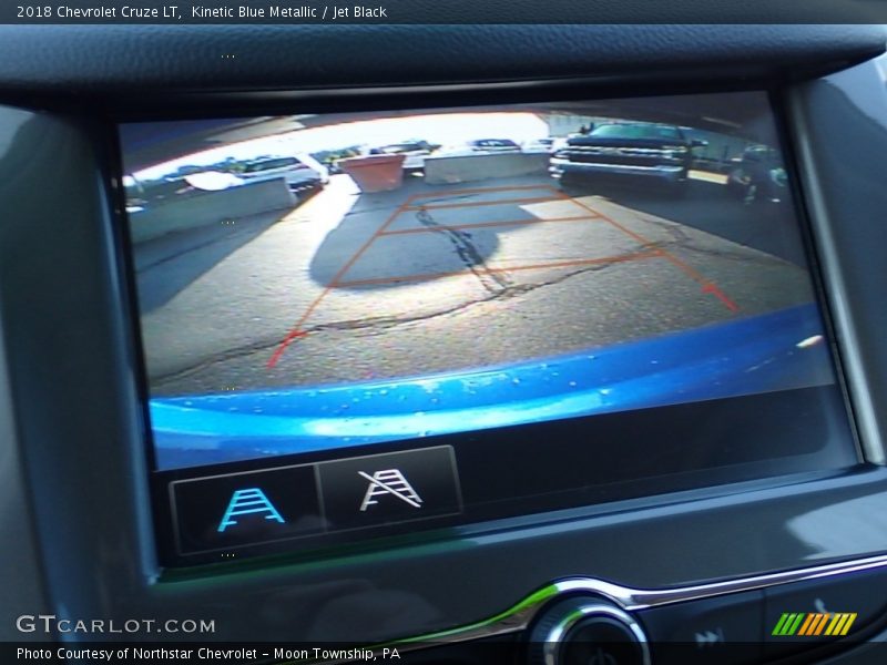 Kinetic Blue Metallic / Jet Black 2018 Chevrolet Cruze LT