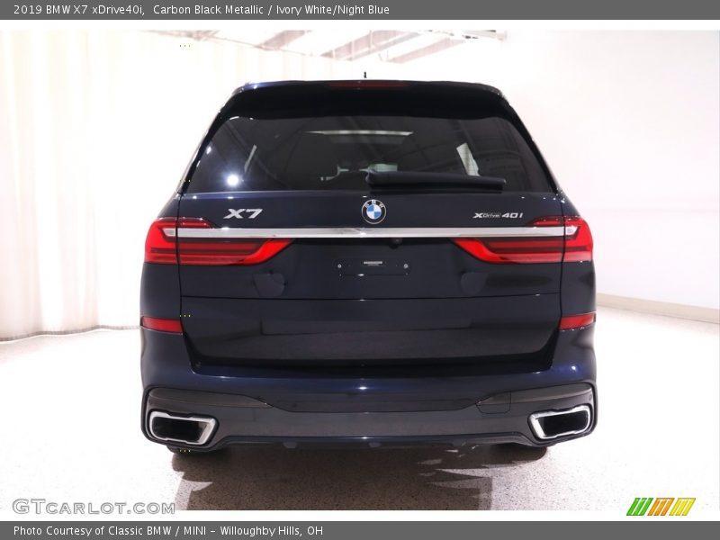 Carbon Black Metallic / Ivory White/Night Blue 2019 BMW X7 xDrive40i