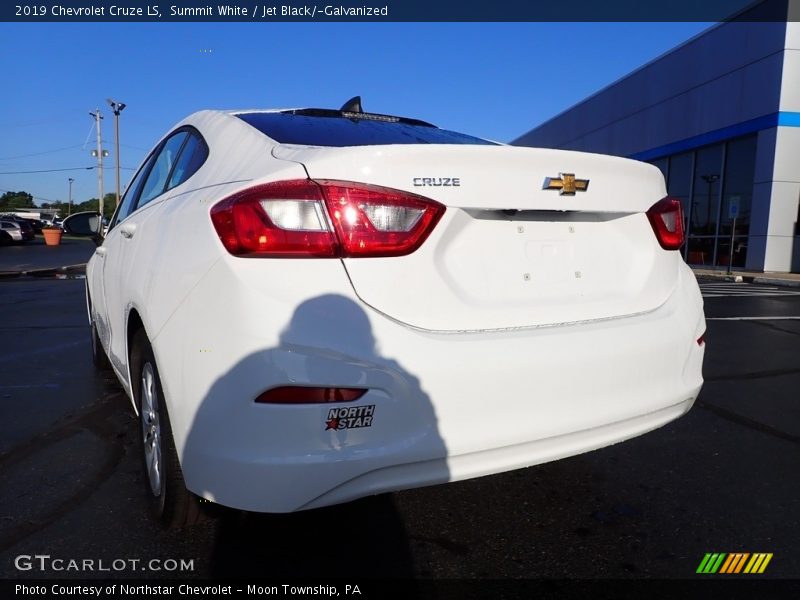 Summit White / Jet Black/­Galvanized 2019 Chevrolet Cruze LS