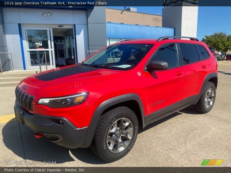 Firecracker Red / Black 2019 Jeep Cherokee Trailhawk 4x4