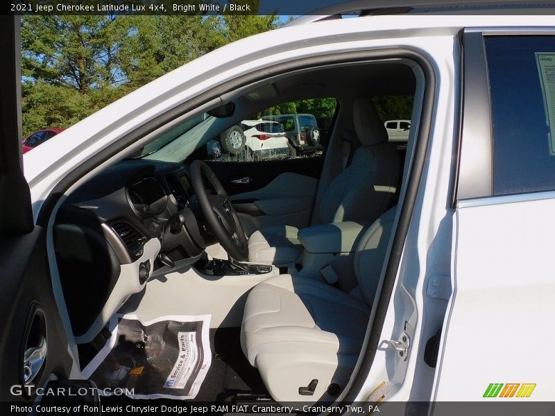 Bright White / Black 2021 Jeep Cherokee Latitude Lux 4x4