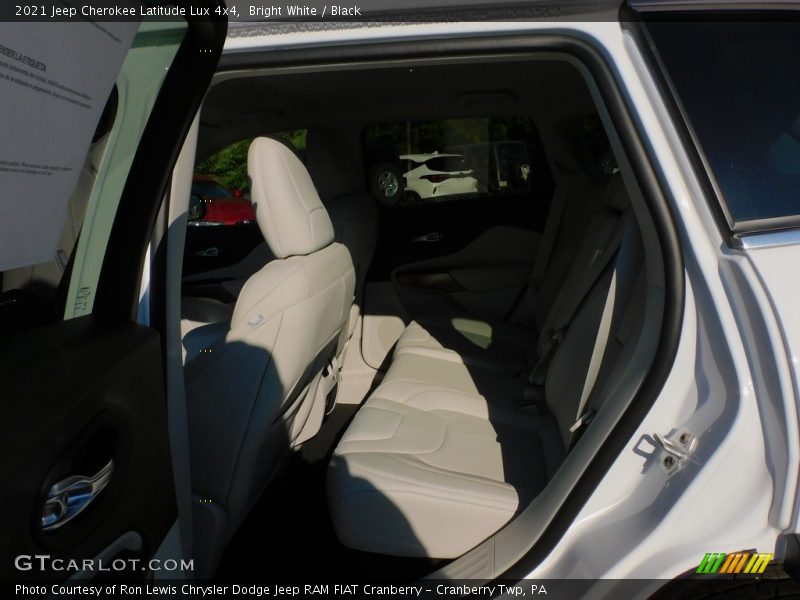 Bright White / Black 2021 Jeep Cherokee Latitude Lux 4x4