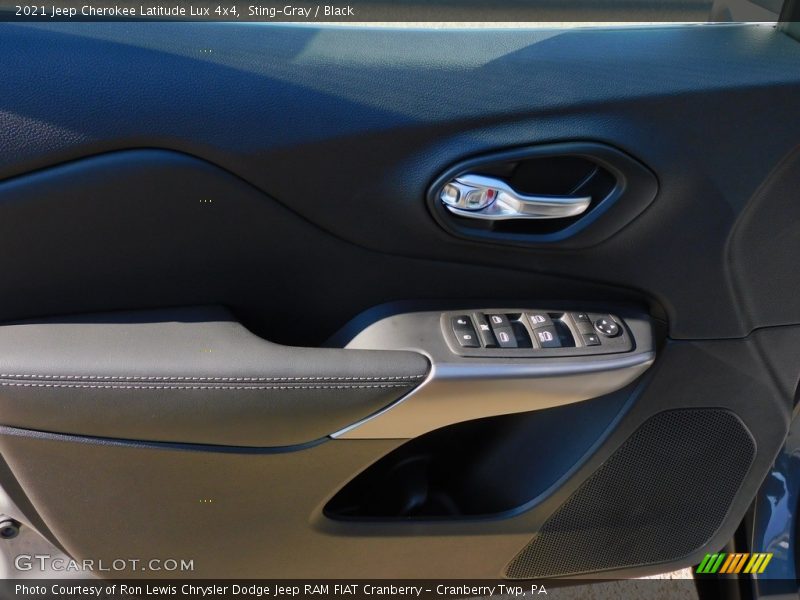Sting-Gray / Black 2021 Jeep Cherokee Latitude Lux 4x4
