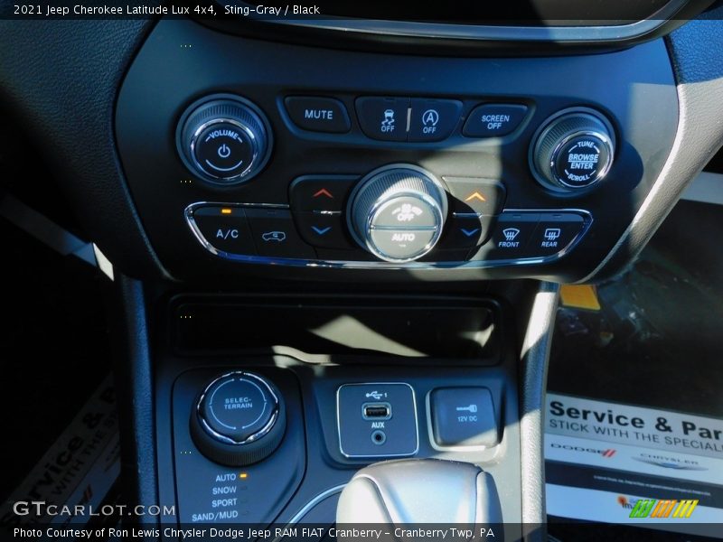 Sting-Gray / Black 2021 Jeep Cherokee Latitude Lux 4x4