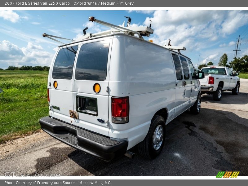 Oxford White / Medium Flint Grey 2007 Ford E Series Van E250 Cargo