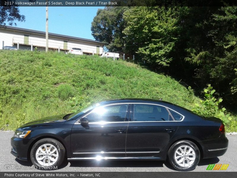 Deep Black Pearl / Titan Black 2017 Volkswagen Passat S Sedan
