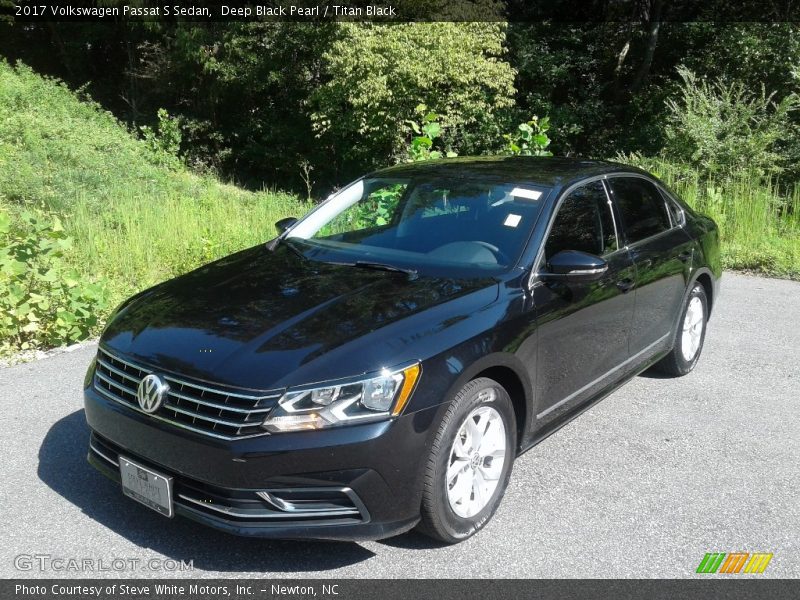 Deep Black Pearl / Titan Black 2017 Volkswagen Passat S Sedan