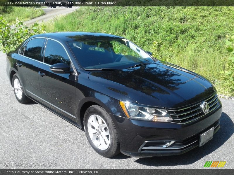 Deep Black Pearl / Titan Black 2017 Volkswagen Passat S Sedan