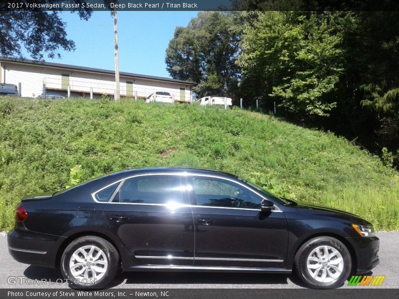 Deep Black Pearl / Titan Black 2017 Volkswagen Passat S Sedan