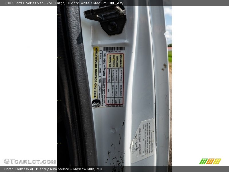 Oxford White / Medium Flint Grey 2007 Ford E Series Van E250 Cargo