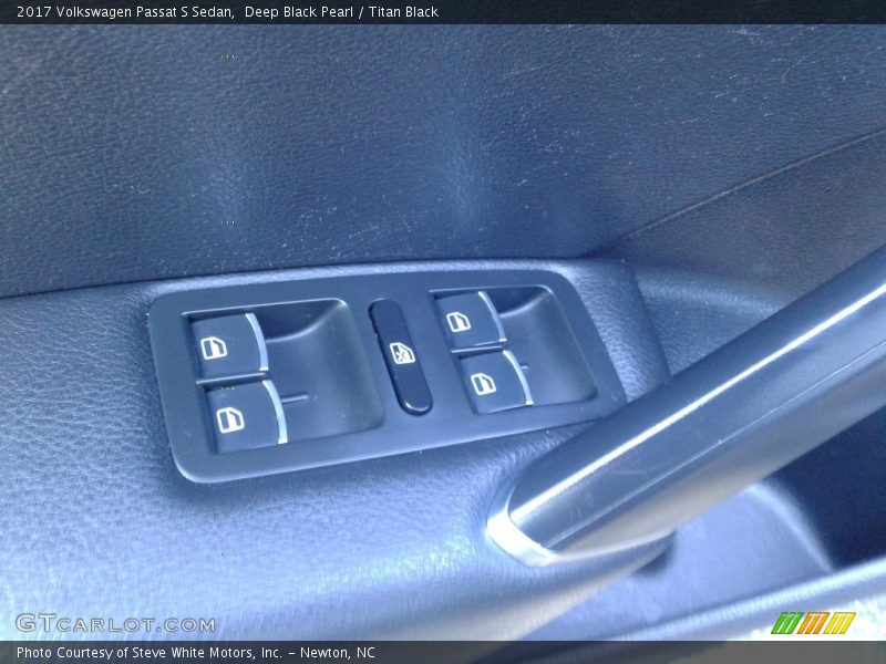 Deep Black Pearl / Titan Black 2017 Volkswagen Passat S Sedan