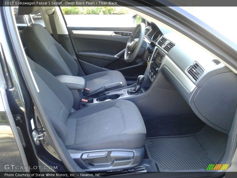 Deep Black Pearl / Titan Black 2017 Volkswagen Passat S Sedan