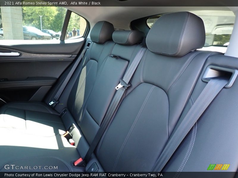 Alfa White / Black 2021 Alfa Romeo Stelvio Sprint AWD