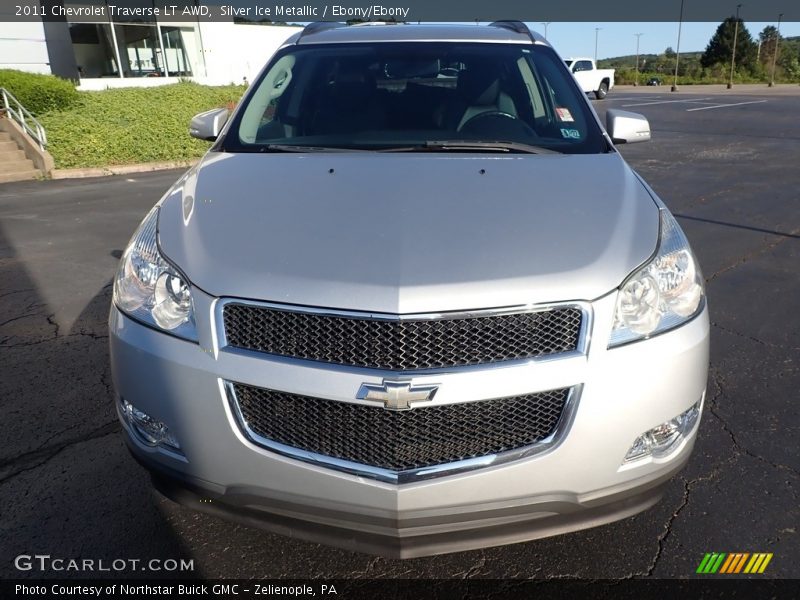 Silver Ice Metallic / Ebony/Ebony 2011 Chevrolet Traverse LT AWD