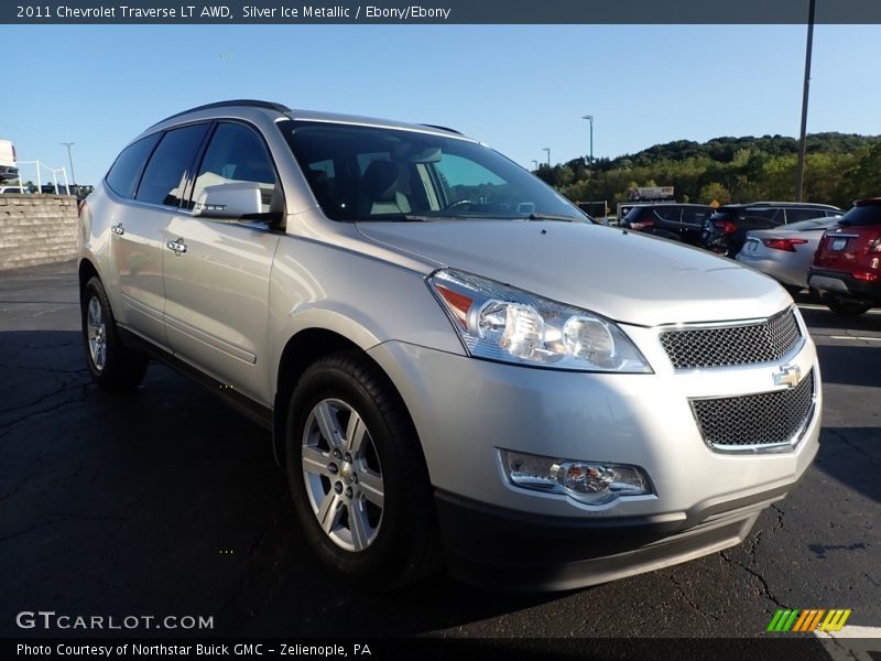 Silver Ice Metallic / Ebony/Ebony 2011 Chevrolet Traverse LT AWD