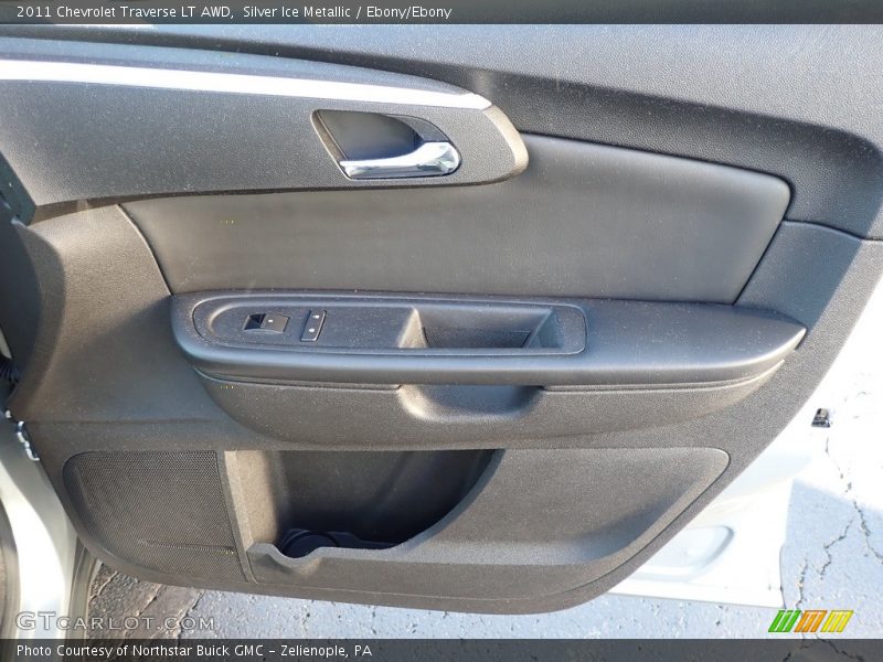 Silver Ice Metallic / Ebony/Ebony 2011 Chevrolet Traverse LT AWD