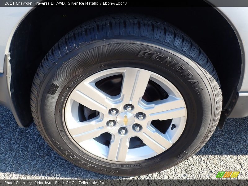 Silver Ice Metallic / Ebony/Ebony 2011 Chevrolet Traverse LT AWD