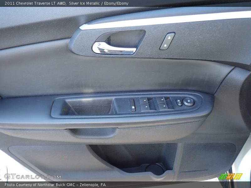 Silver Ice Metallic / Ebony/Ebony 2011 Chevrolet Traverse LT AWD