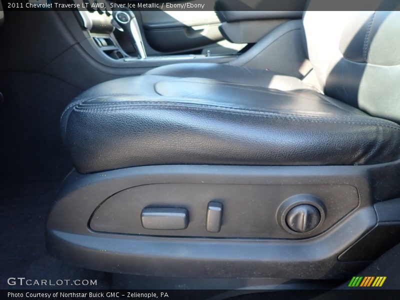 Silver Ice Metallic / Ebony/Ebony 2011 Chevrolet Traverse LT AWD