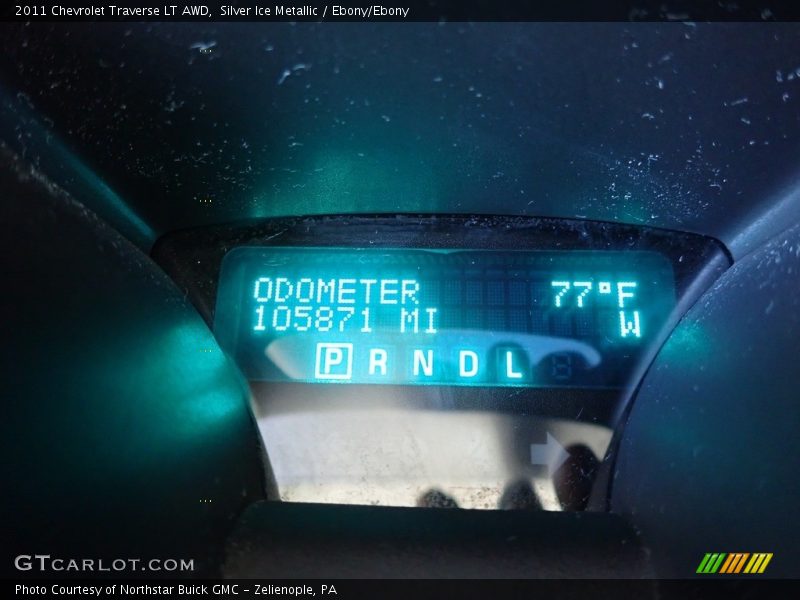 Silver Ice Metallic / Ebony/Ebony 2011 Chevrolet Traverse LT AWD