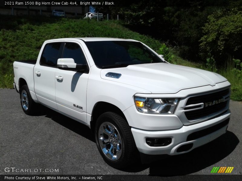 Bright White / Black 2021 Ram 1500 Big Horn Crew Cab 4x4