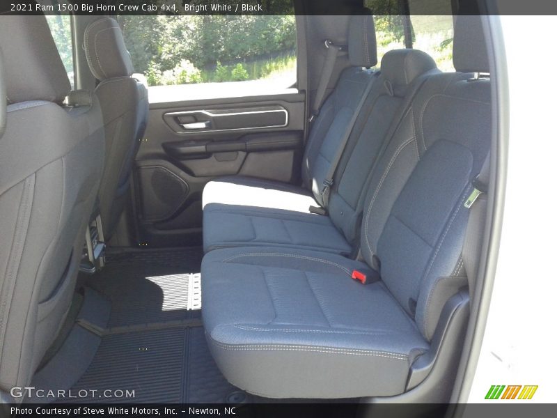 Bright White / Black 2021 Ram 1500 Big Horn Crew Cab 4x4