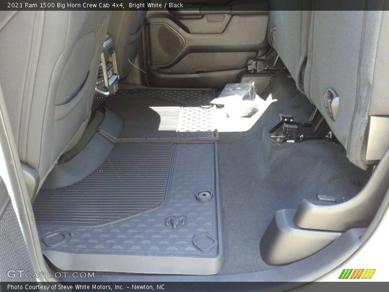 Bright White / Black 2021 Ram 1500 Big Horn Crew Cab 4x4