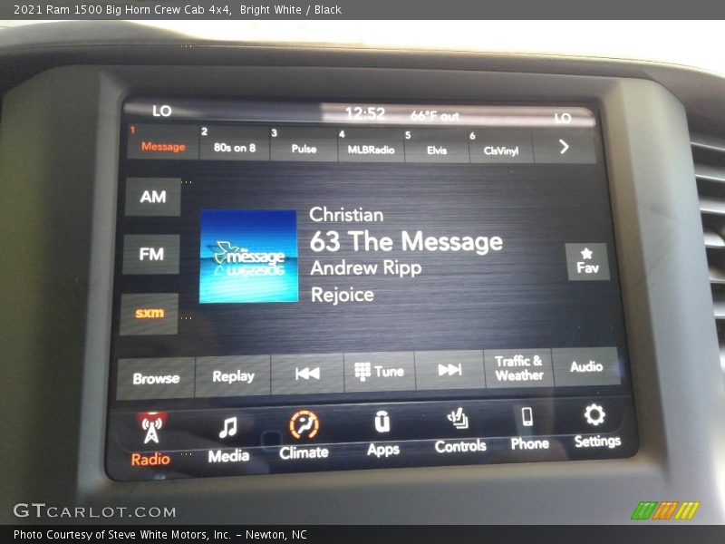 Bright White / Black 2021 Ram 1500 Big Horn Crew Cab 4x4