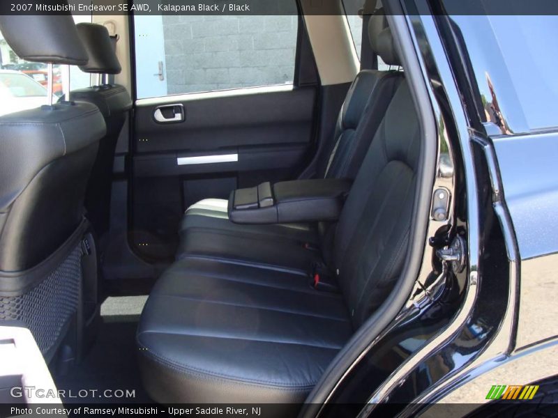 Kalapana Black / Black 2007 Mitsubishi Endeavor SE AWD