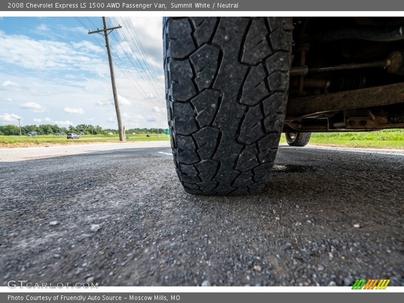 Summit White / Neutral 2008 Chevrolet Express LS 1500 AWD Passenger Van