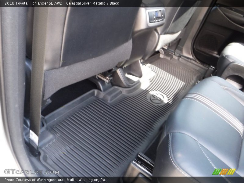 Celestial Silver Metallic / Black 2018 Toyota Highlander SE AWD