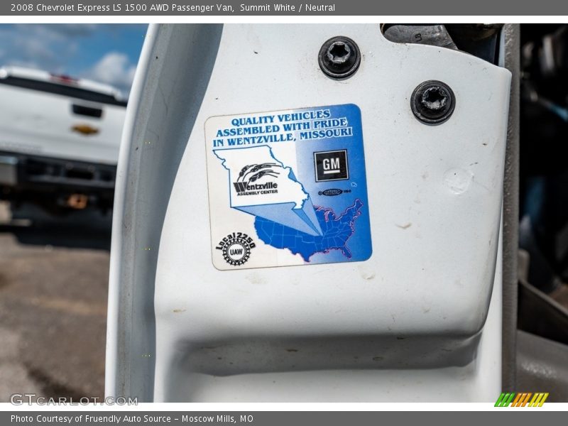 Summit White / Neutral 2008 Chevrolet Express LS 1500 AWD Passenger Van