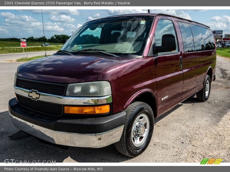 Front 3/4 View of 2003 Express 2500 Passenger Van