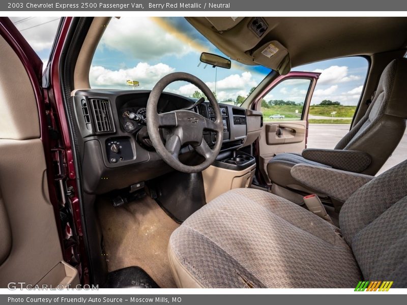  2003 Express 2500 Passenger Van Neutral Interior