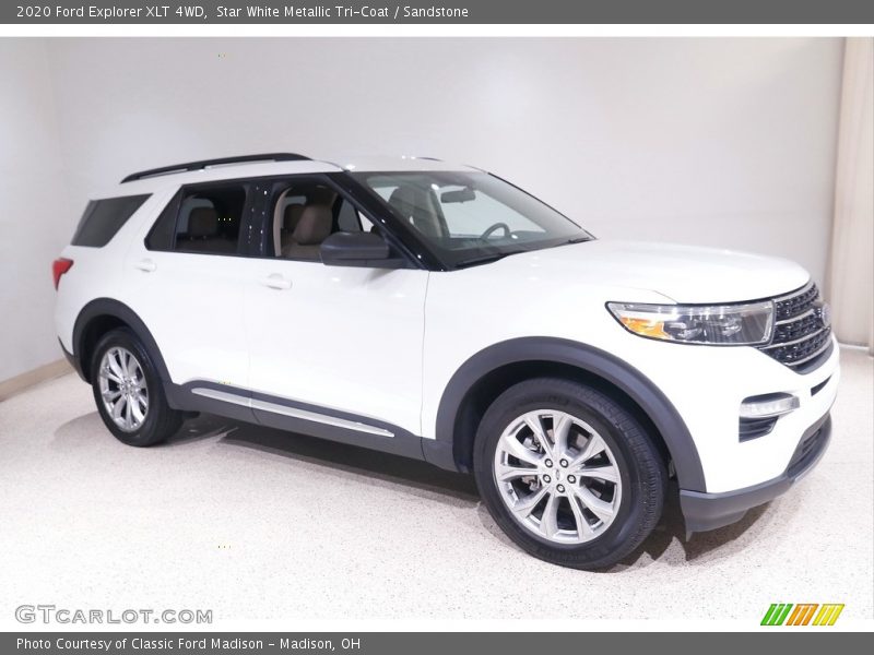 Star White Metallic Tri-Coat / Sandstone 2020 Ford Explorer XLT 4WD