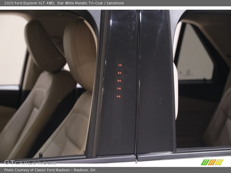 Star White Metallic Tri-Coat / Sandstone 2020 Ford Explorer XLT 4WD