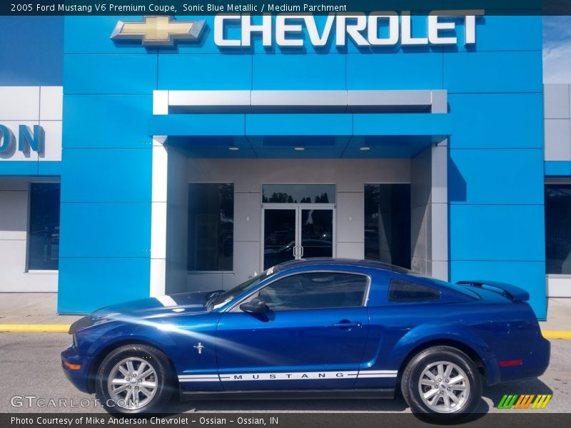 Sonic Blue Metallic / Medium Parchment 2005 Ford Mustang V6 Premium Coupe