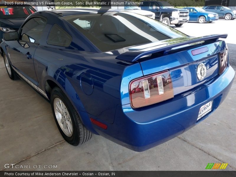 Sonic Blue Metallic / Medium Parchment 2005 Ford Mustang V6 Premium Coupe