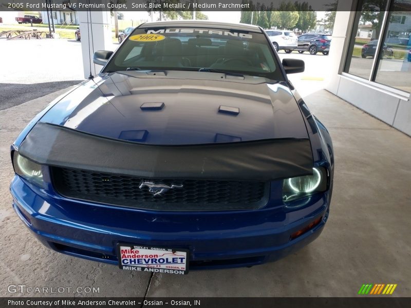 Sonic Blue Metallic / Medium Parchment 2005 Ford Mustang V6 Premium Coupe