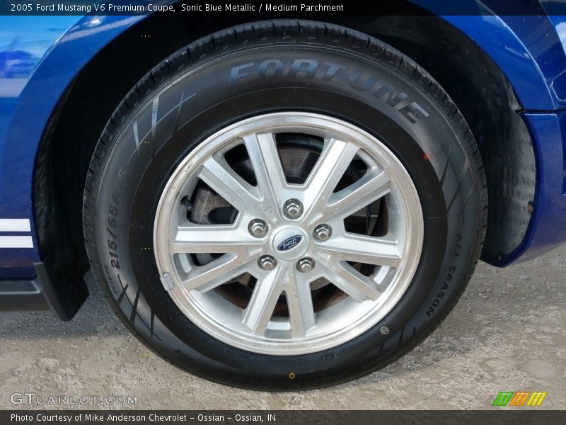 Sonic Blue Metallic / Medium Parchment 2005 Ford Mustang V6 Premium Coupe