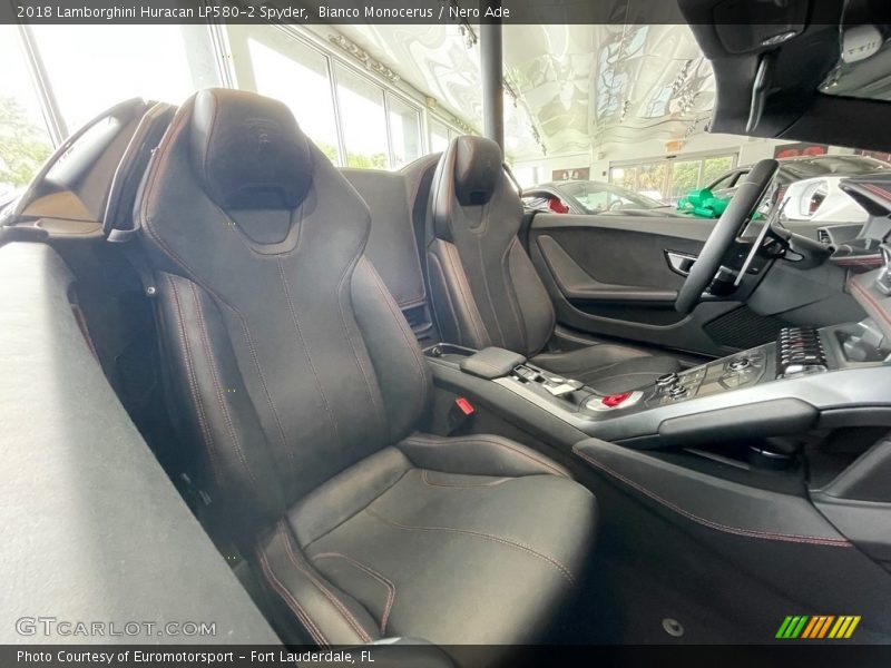 Front Seat of 2018 Huracan LP580-2 Spyder